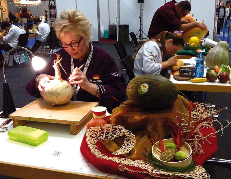 Foto von Petra Bittner, Obst- und Gemüse-Schnitzerin, Ahrensfelde