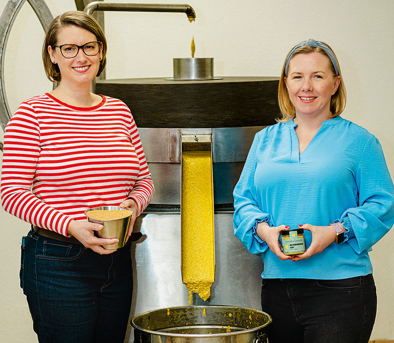 Foto von Constance Trautmann und Stefanie Mendling von der Firma Klosterfelder Senfmühle GmbH